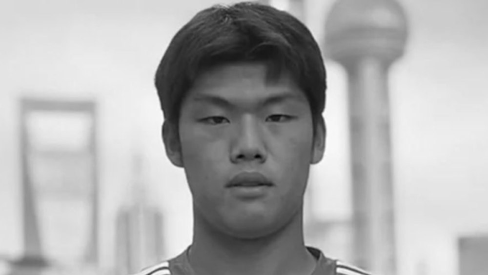 Tragedie în fotbal: un tânăr chinez a murit după ce a fost lovit cu genunchiul în cap