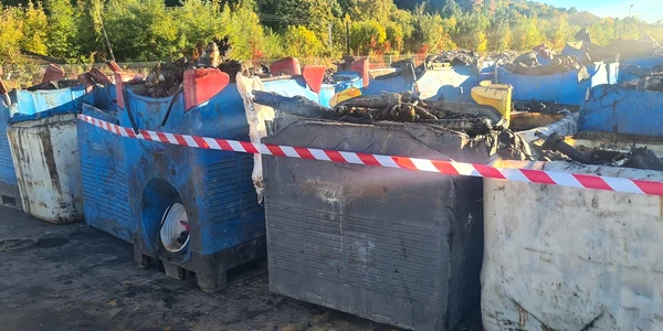 Firma deținea 18 tone de deșeuri cu conținut de substanță periculoasă. FOTO Garda de Mediu Dâmbovița
