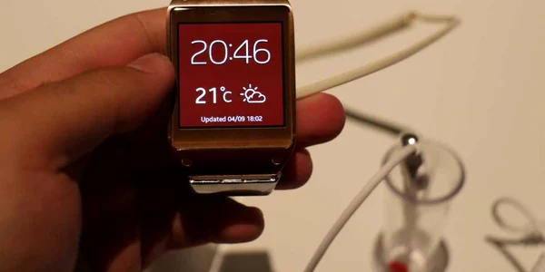 galaxy gear foto razvan baltaretu/adevarul