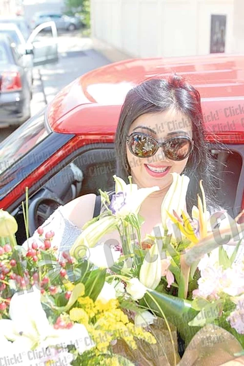 Adriana şi Silviu  Prigoană, alături de  copiii lor, Eduard şi  Maximus şi de rude  la masa de Paşte