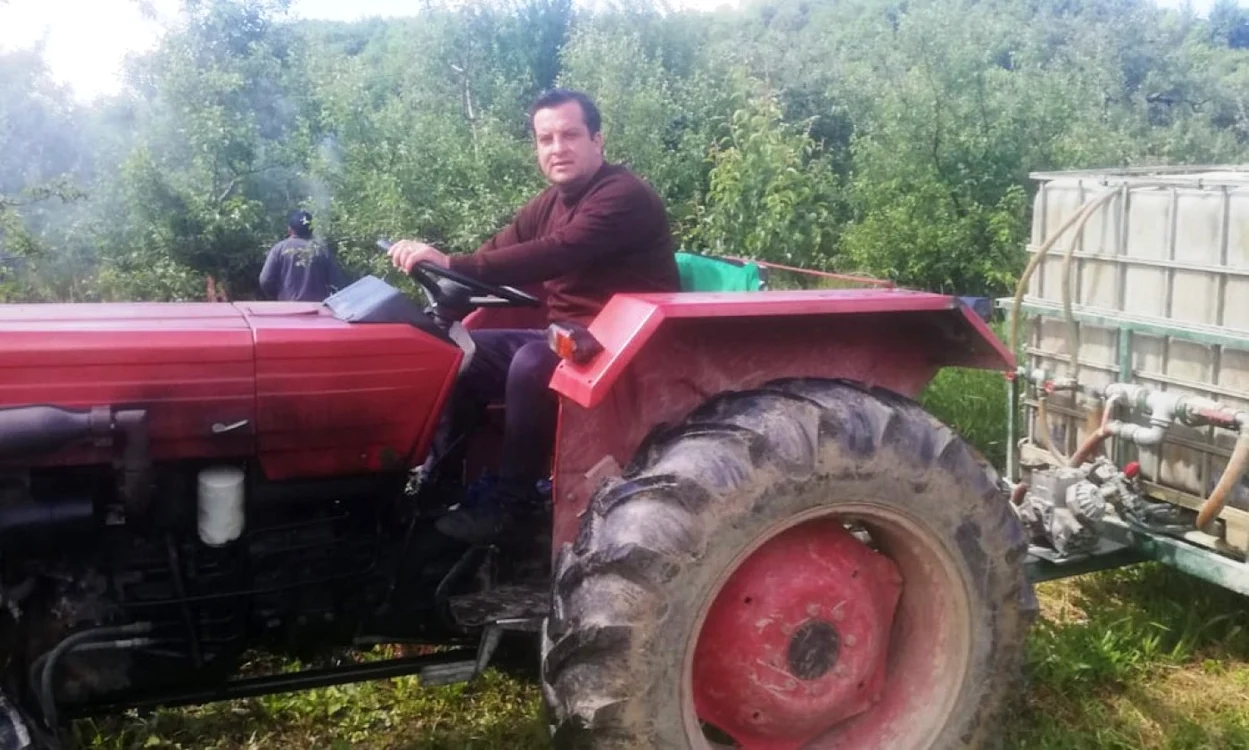 pomicultor malu cu flori