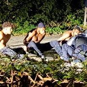 cinci persoane au fost arestate privind plasarea de explozivi la baza RAF Fairford din UK jpg