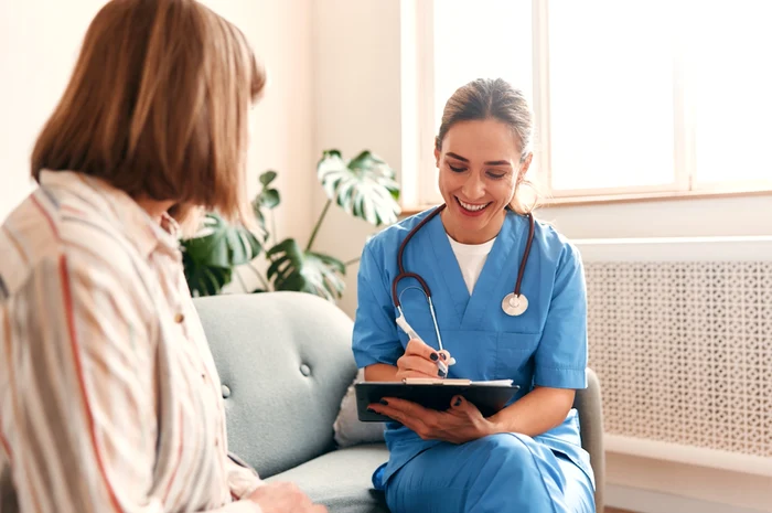 Empatia și transparența sunt elemente esențiale în relația medic–pacient. FOTO: Shutterstock