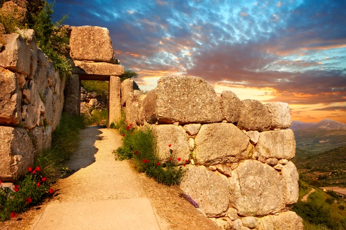 Poarta de nord a orașului antic Micene, 1250 î. Hr. Situl aparține patrimoniului UNESCO