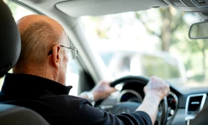 Sofer in varsta, foto shutterstock jpg