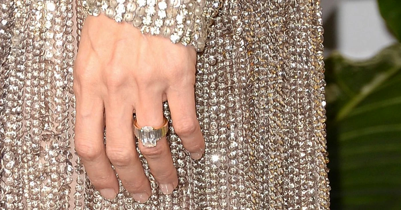 Inelul Angelinei Jolie este considerat de mulţi de prost gust. FOTO Getty Images
