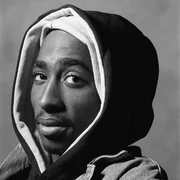 Tupac Amaru Shakur a murit în 1996, dar a rămas o legendă a rapului mondial