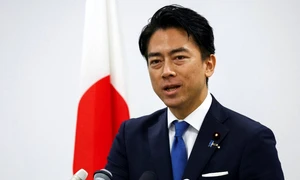 Shinjirō Koizumi ministrul japonez al apararii jpg