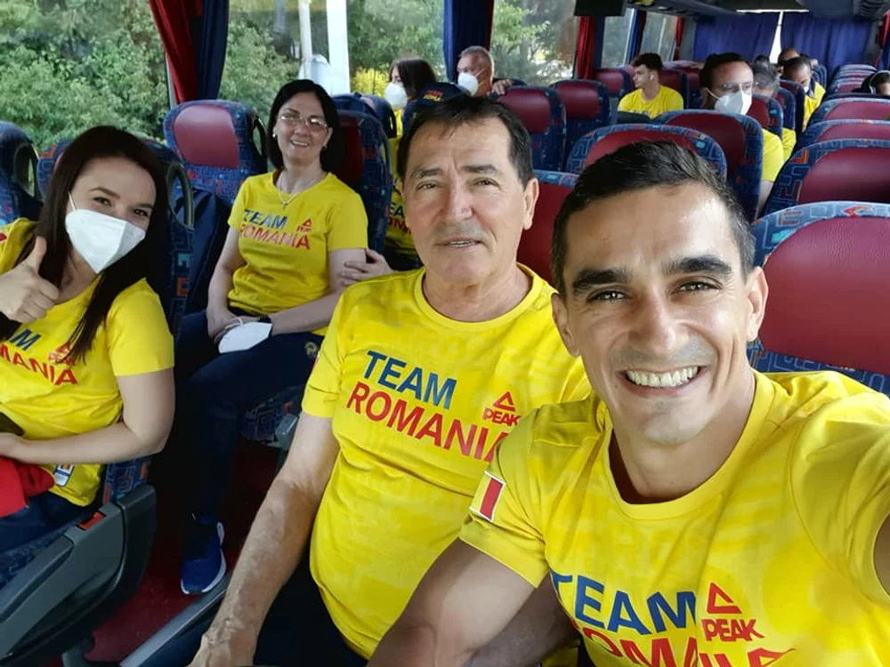 Marian Drăgulescu a călătorit în Japonia alături de antrenorul Ştefan Csaba GalFoto: Facebook / Marian Drăgulescu