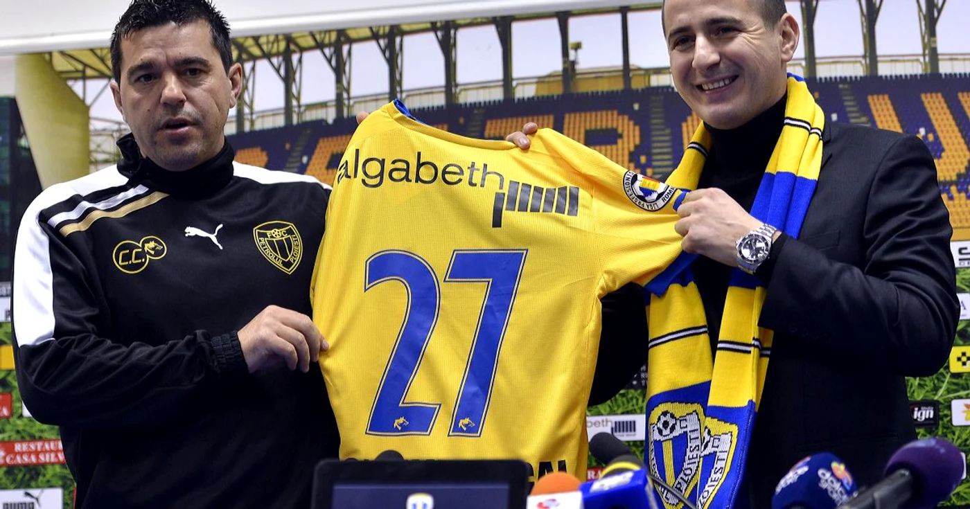 Ianis Zicu  (dreapta), noul jucător al lui Petrolul Ploieşti FOTO Răzvan Păsărică