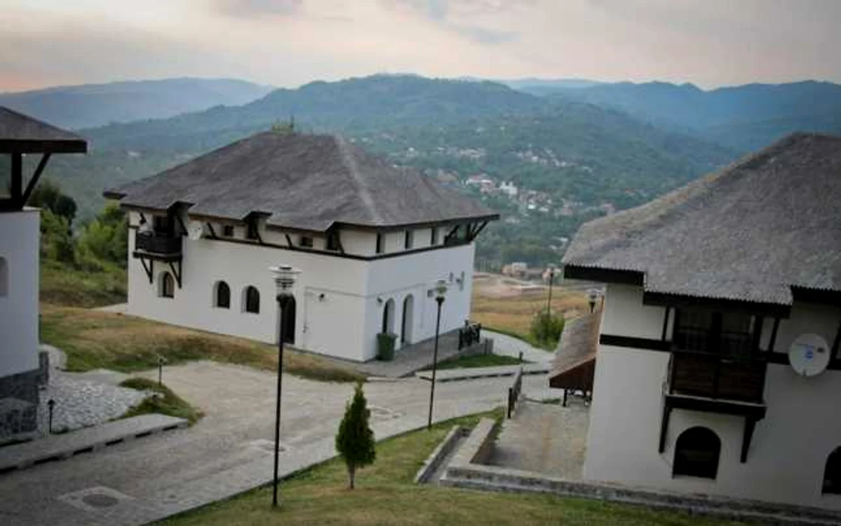 Satul Prunilor este locul ideal pentru workshop-uri şi teambuilding-uri, la fel cum este locul perfect pentru orice vacanta