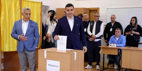 George Simion și Calin Georgescu votează în Mogoșoaia, Ilfov. FOTO Inquam Photos / Octav Ganea