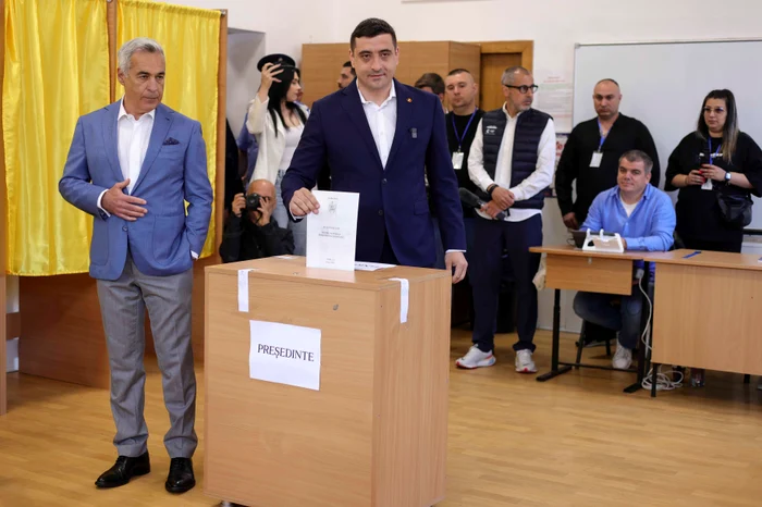 Călin Georgescu și George SImion la vot/ FOTO: Inquam Photos