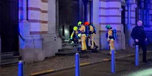 HC84p2EbUAAy P3 jfif