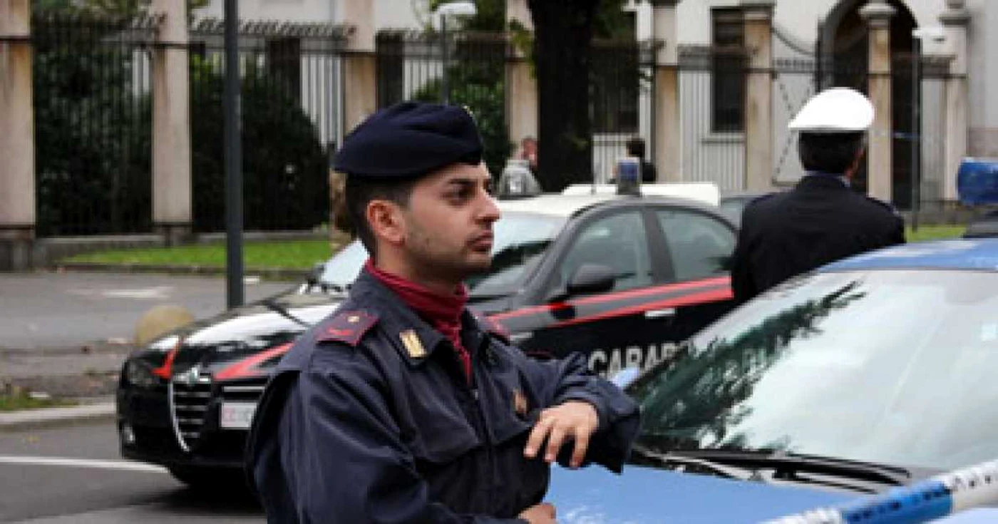 Atentat cu bombă la Milano. Atentatorul, un imigrant extracomunitar, a fost rănit grav