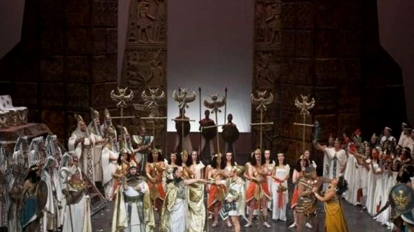 Fragmente celebre din operele "Carmen" şi "Faust", la Promenada Operei din 1 septembrie Intrarea este liberă! jpeg