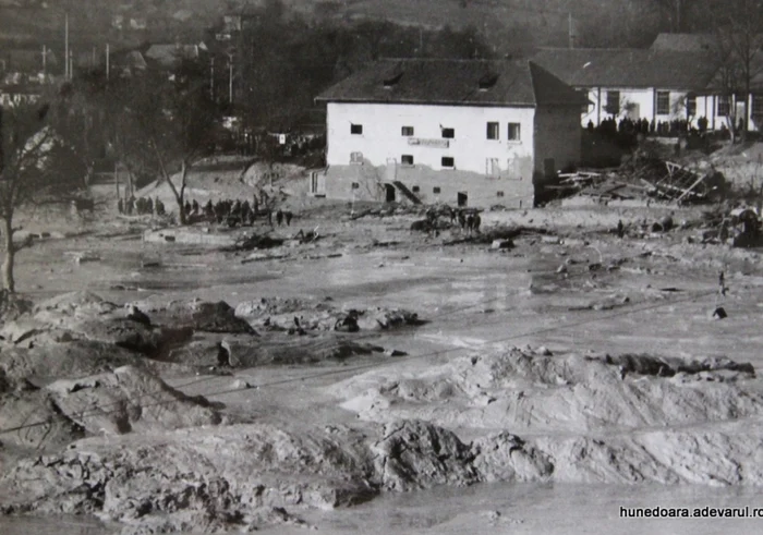 Dezastrele care au lovit România epocii Ceaușescu. Cum au ajuns mii de români victime ale catastrofelor neprevăzute