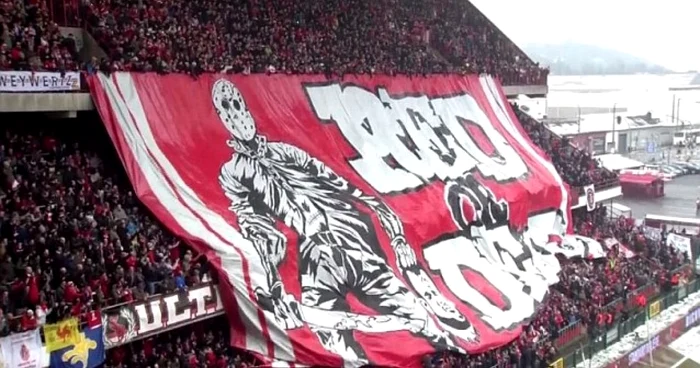 Coregrafia suporterilor lui Standard Liege în meciul cu Anderlecht FOTO Captură Youtube