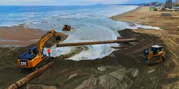 Plaja mamaia se lateste foto Bogdan Bola