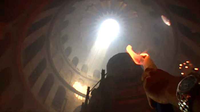 Lumina Sfântă de la Ierusalim ajunge sâmbătă seara în România. Foto arhivă