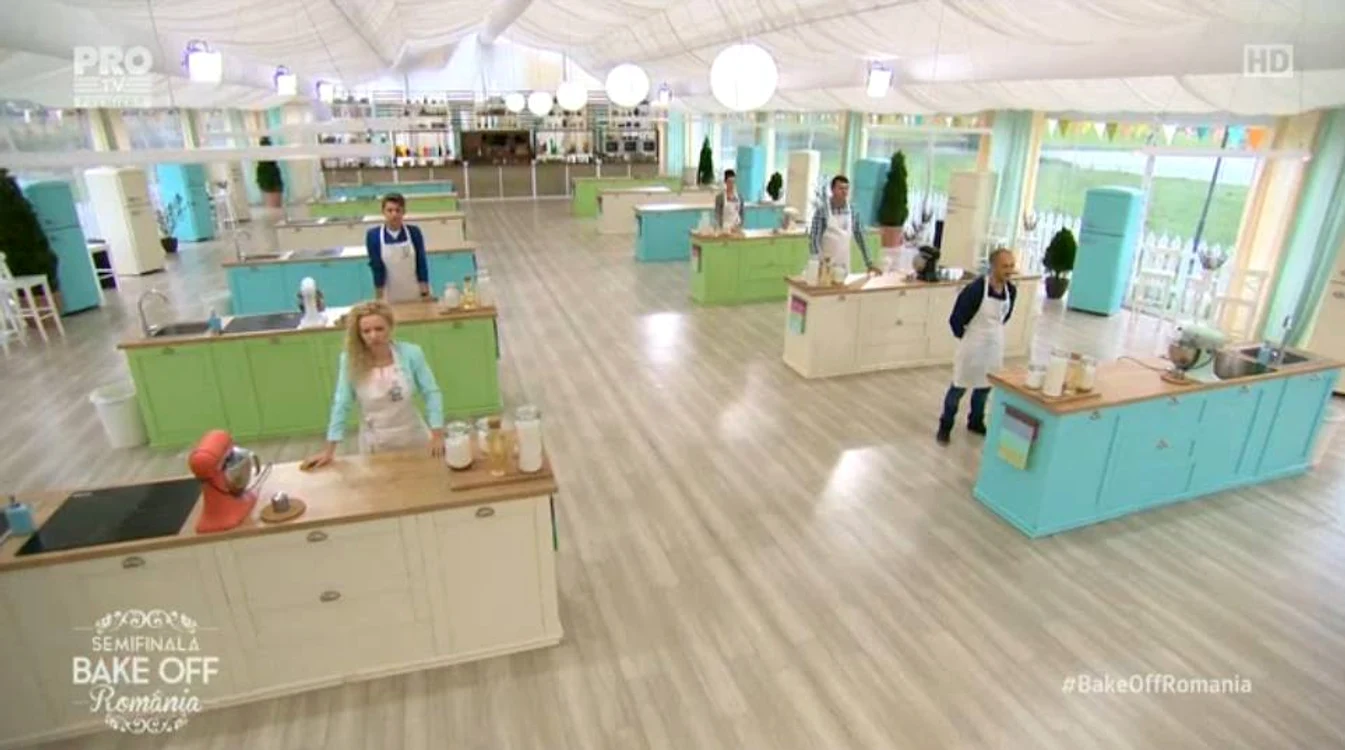 
    Semifinala de la "Bake Off România" și-a desemnat cei trei finaliștiFoto: captură Pro Tv  