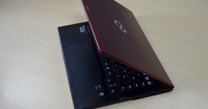 Fujitsu Lifebook UH572 FOTO Răzvan Băltăreţu/Adevărul