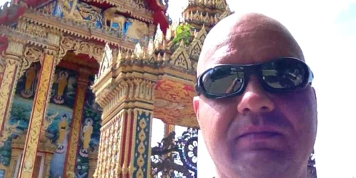 Tiberiu Molnar la un templu budist din Phuket