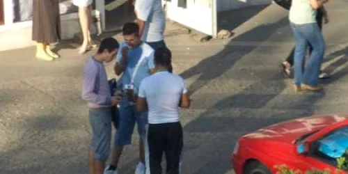 Comercianții de țigări au acaparat zona pieții.