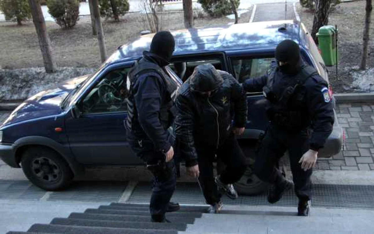 Suspecţii au fost duşi la audieri. FOTO: Arhivă Adevărul