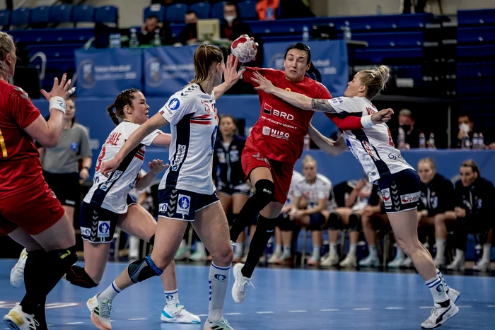 
    Cristina Neagu a jucat foarte bine, însă nu a fost suficientFoto: sportpictures.eu  