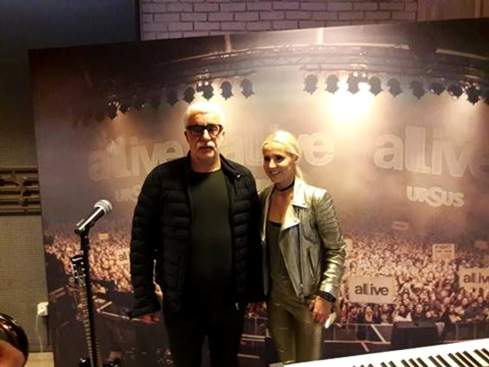 Adrian Sârbu a fost însoțit de Cristina Iacob, iubita sa
