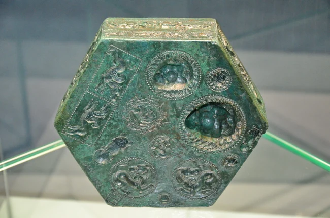 Matrița de bronz de la Sarmizegetusa Regia
