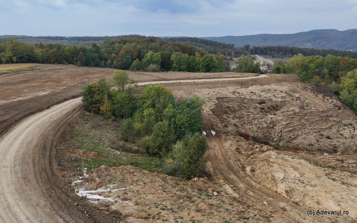 Autostrada cu tuneluri, zona alunecării de teren  octombrie 2025  Foto Daniel Guță ADEVĂRUL (2) jpg