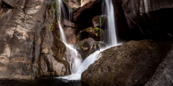 Bridalveil cascada Yosemite Park FOTO Shutterstock 