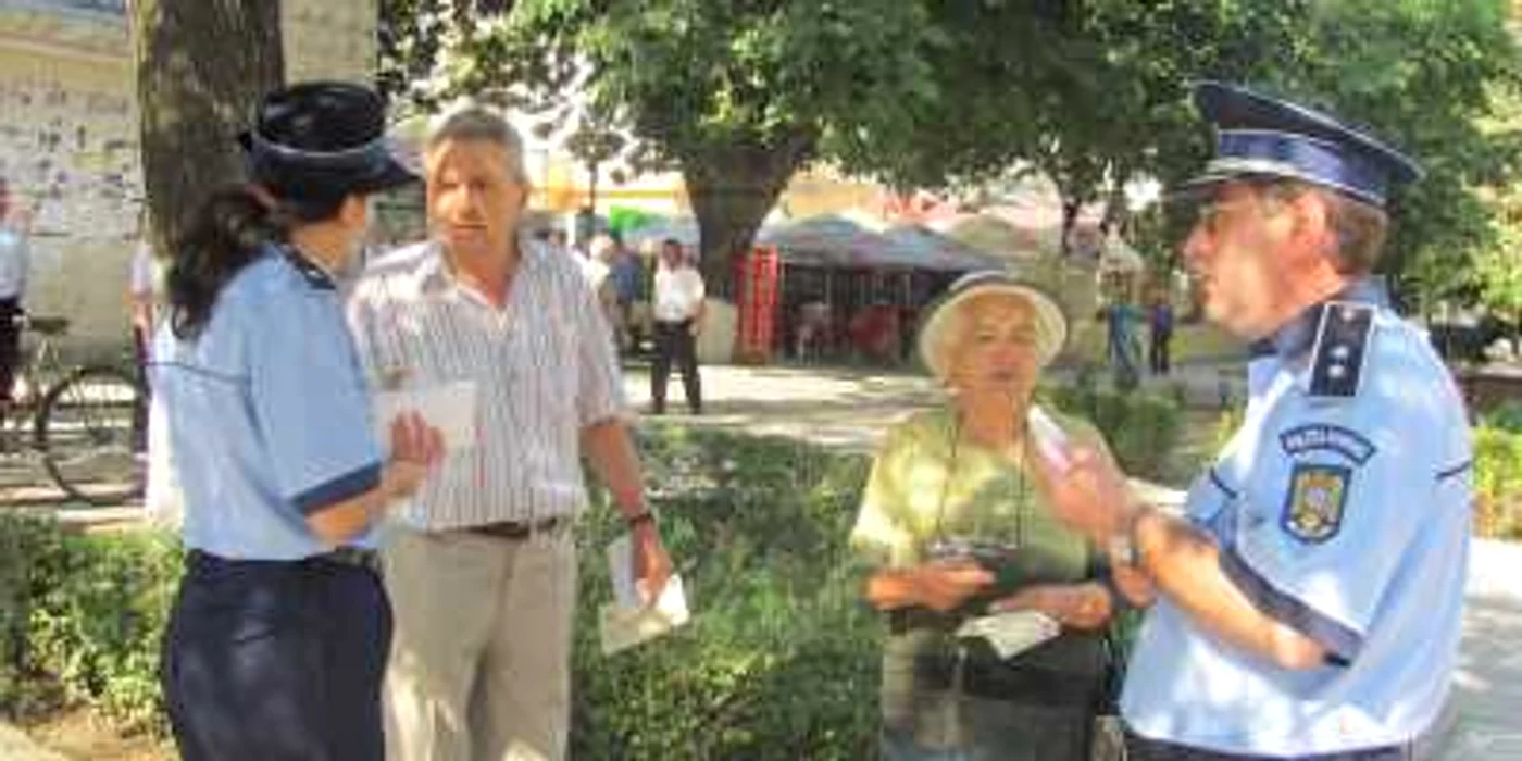 Poliţiştii au vorbit cu alexăndrenii despre prevenirea criminalităţii