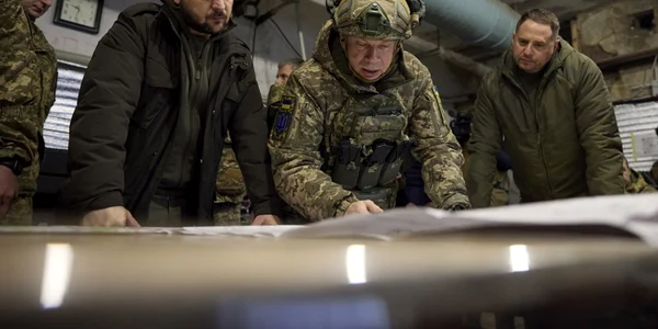 Volodimir Zelenski intr o vizita la Kupiansk FOTO EPA EFE jpg