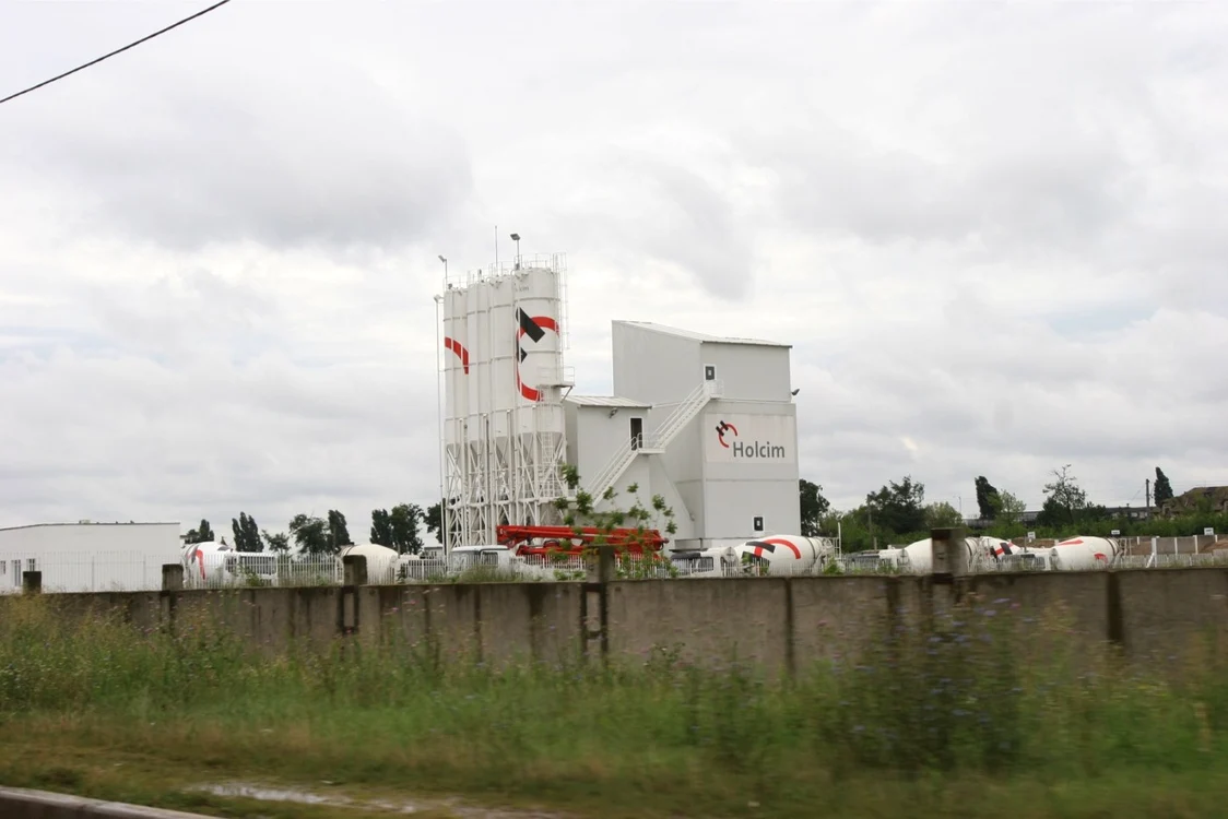 Operatiunile detinute de catre Holcim in Spania au atras atentia autoritatilor concurentiale din Europa FOTO Adevarul