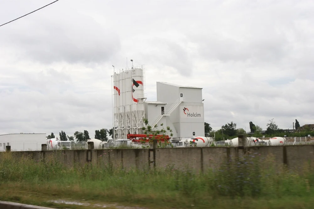 Comisia Europeană aprobă preluarea Xella International de către Holcim, cu o condiție: cesionarea integrală a fabricii de BCA din Adjud