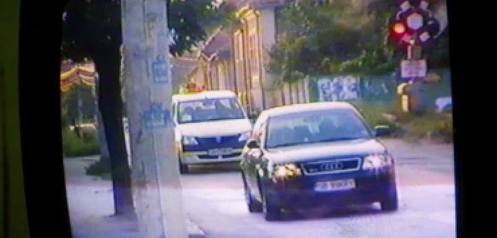 Sibiu: Taximetrist filmat de Poliţie în timp ce trecea calea ferată pe roşu