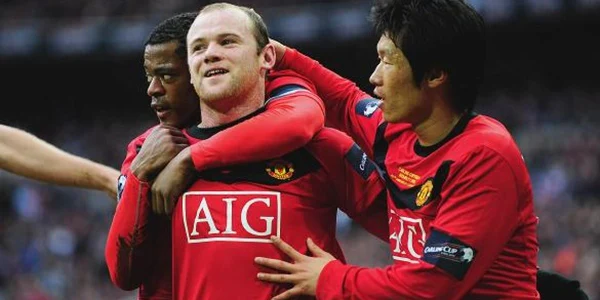 Wayne Rooney sărbătoreşte golul victoriei