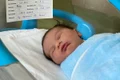 Bebe Sasha a cântărit la naștere aproape 4,5 kg jpeg