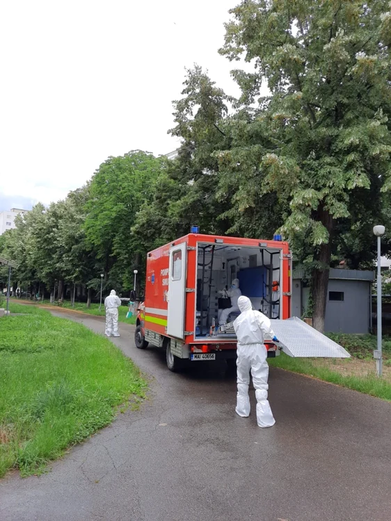 medici infectioase spital ploiesti foto arhiva personala