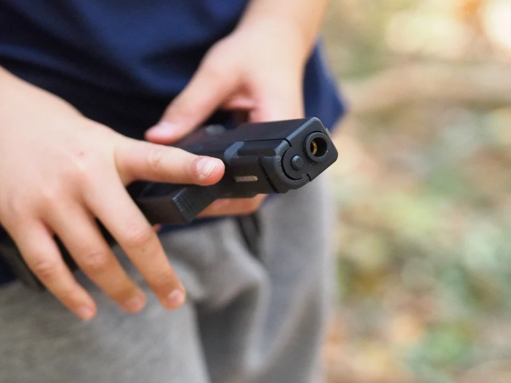 Copilul de doi ani şi-a împuşcat tatăl în spate                                                         FOTO Shutterstock