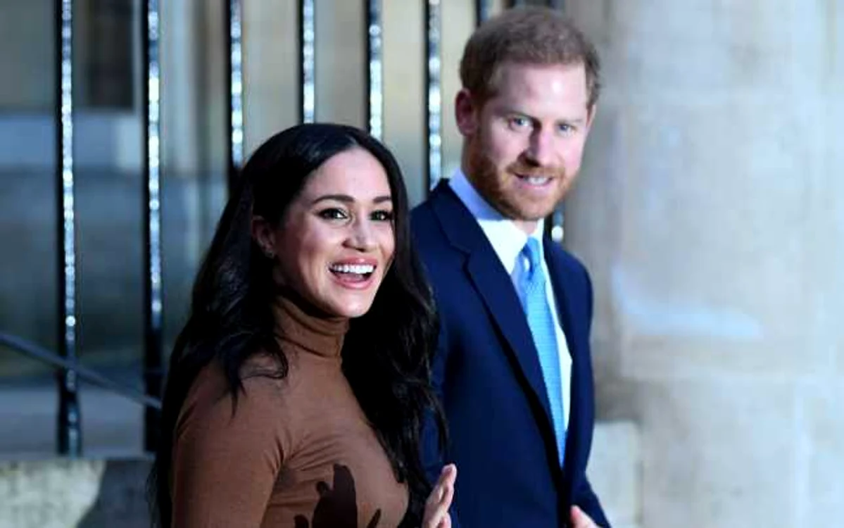 Meghan Markle şi Prinţul Harry vor fi retraşi pe 31 martie din poziţia de seniori FOTO Guliver/Getty Images