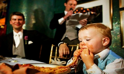 La orice nuntă, mâncarea e foarte bună  jpeg