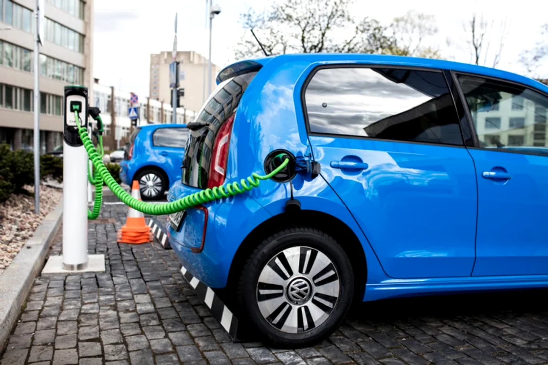 Maşinile electrice au început să aibă succes din piaţa românească Foto: Arhivă Adevărul