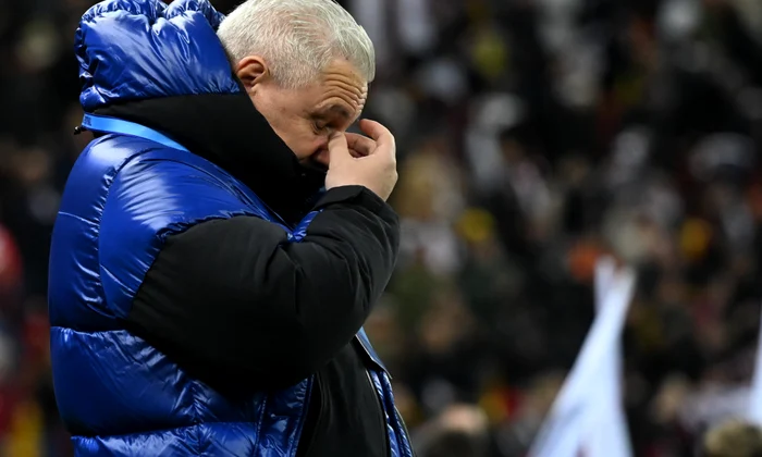 Marius Șumudică are zilele numărate la Rapid