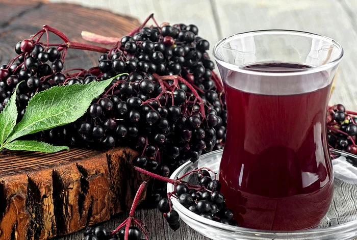Vinul din struguri conține flavonoizi FOTO: Shuterstock