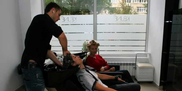 Ca să îşi piardă urma, hair-stylistul s-a mutat în Bucureşti Foto: Arhivă
