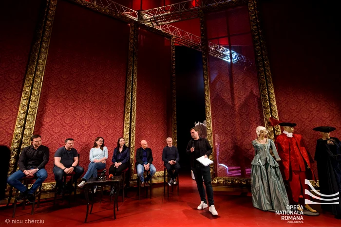 O parte din distribuția operei a fost prezentată într-o conferință de presă. FOTO: NIcu Cherciu